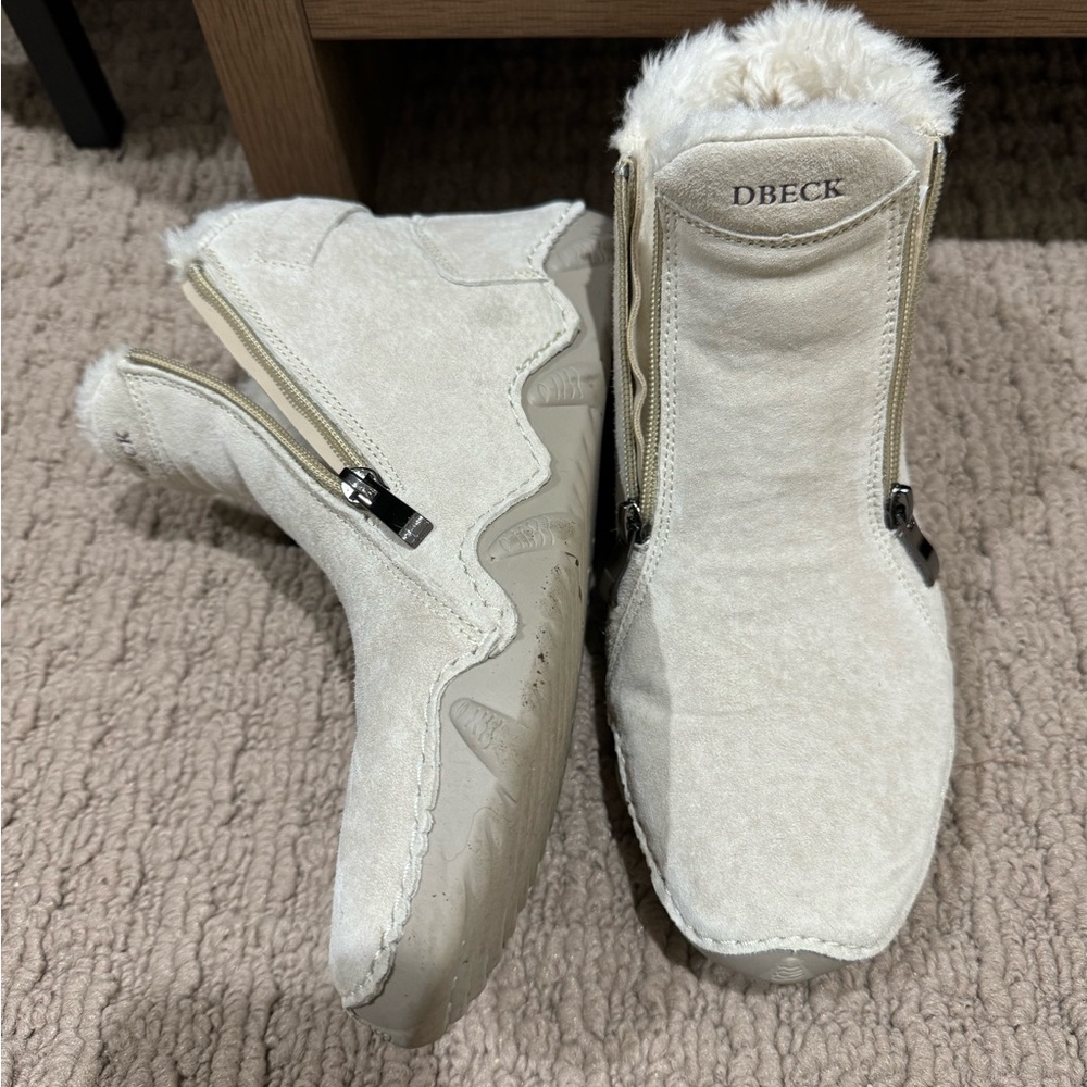 Warm woman winter boots size 8.5